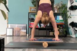 Handstand mit Balance Board - kolibri boards