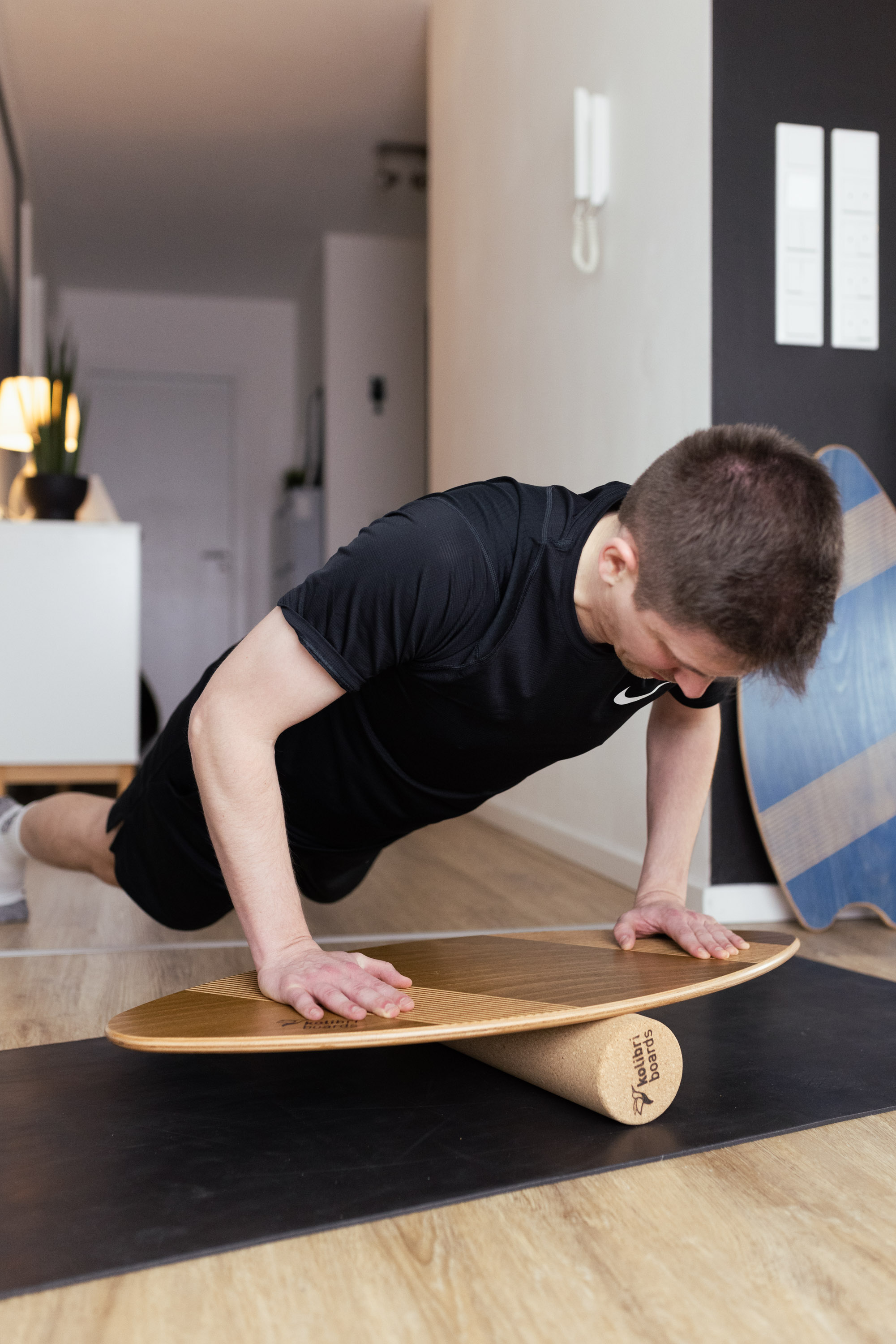 Übungen Balance Board Push Up